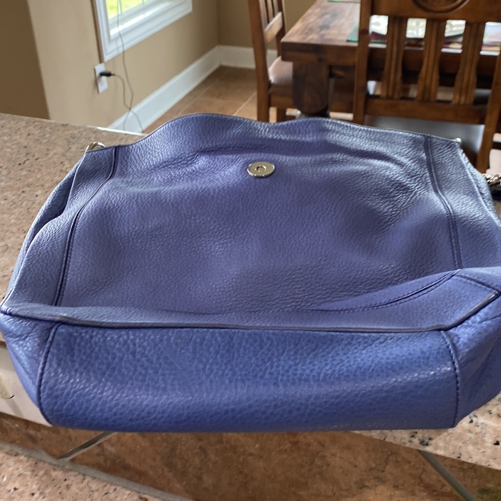 Purple Calvin Klein shoulder bag. - Picture 7 of 8